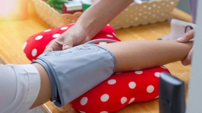 Huyết áp cao bất thường, bé gái 4 tuổi được phát hiện mang giới tính nam